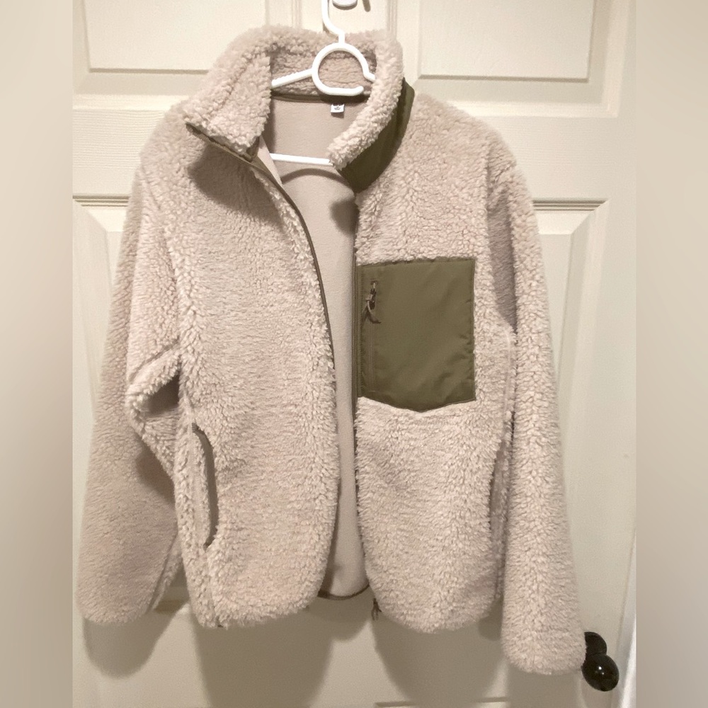 Uniqlo fleece jacket